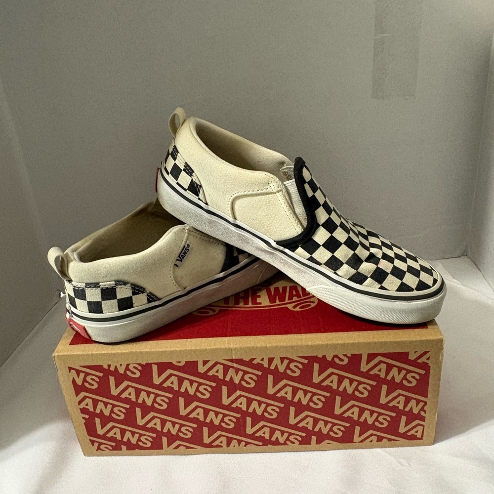 Vans checkerboard Classic Slip-On Sneakers Tennis Shoe Black & White Youth SZ 3